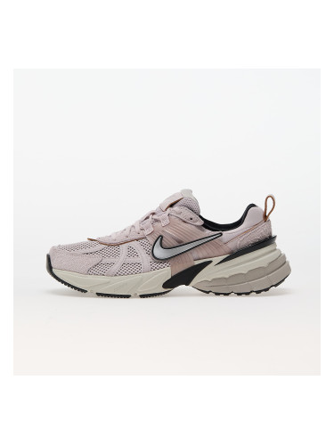 Сникърси Nike W V2K Run Platinum Violet/ Chrome-Light Bone-Black EUR 35.5