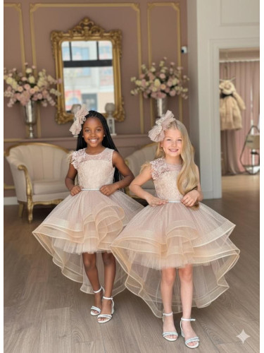 Официална детска рокля в златисто бежово от дантела без ръкав със шлей