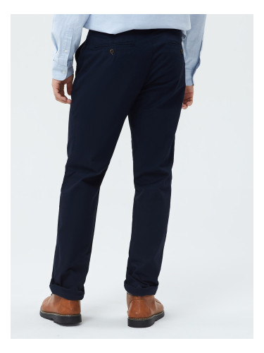 GAP Trousers essential khakis in straight fit with Flex - Mens