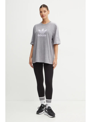 Памучна тениска adidas Originals Wash Tee в сиво IW3412