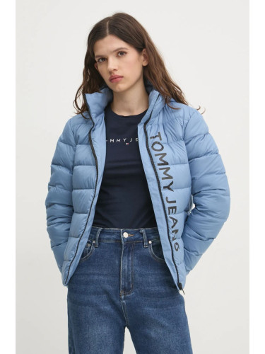 Пухено яке Tommy Jeans в синьо преходен модел DW0DW20388