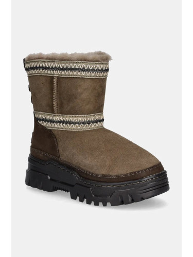 Апрески UGG Classic Mini Trailgazer в кафяво 1158322-HCK