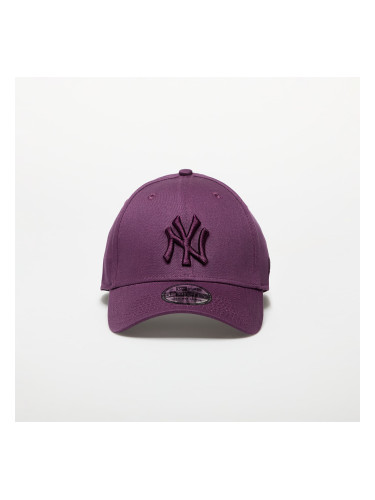 New Era New York Yankees MLB League Essential 39THIRTY Cap Damson/ Damson M-L