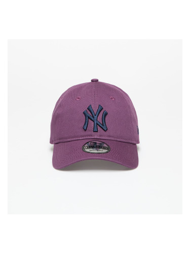 New Era New York Yankees MLB League Essential 9TWENTY Cap Damson/ Navy Universal