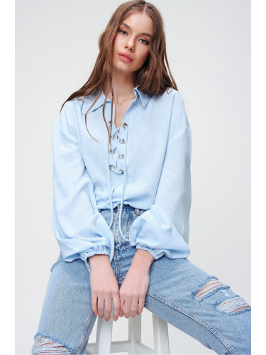 Trend Alaçatı Stili Women's Blue Balloon Sleeve Lace Up Oversize Woven Viscon Blouse