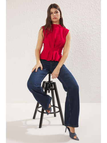 Trendyol Red Woven Crew Neck Sleeveless Blouse