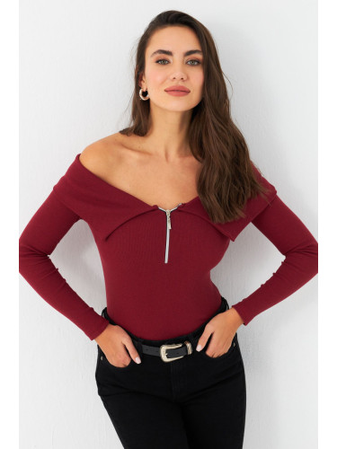 Cool & Sexy Women's Burgundy Zippered Madonna Collar Blouse