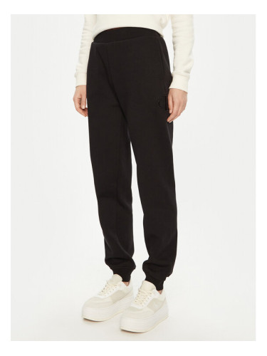 Calvin Klein Jeans Долнище анцуг Raised J20J224841 Черен Relaxed Fit