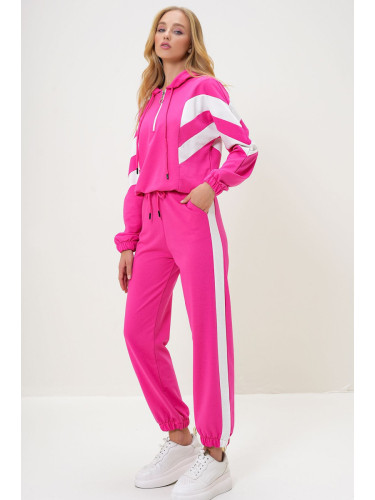 Trend Alaçatı Stili Women's Fuchsia Hooded Half Zippered Sweatshirt and Elastic Leg Tracksuit Set