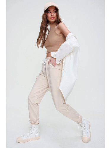 Trend Alaçatı Stili Women's Light Beige Basic Sweatpants with Elastic Waist and Legs