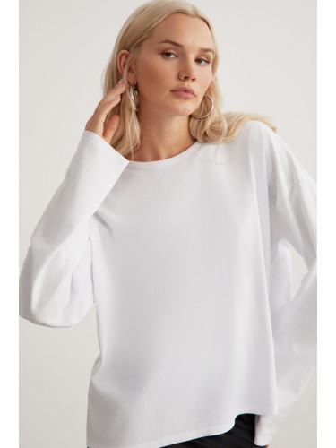 GRIMELANGE Head Women's 100% Cotton Crew Neck Oversize Fit Long Sleeve White T-shirt