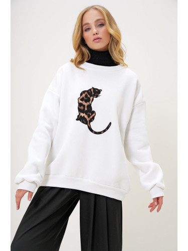 Trend Alaçatı Stili Women's Ecru Crew Neck Leopard Printed 3 Yarn Sweatshirt