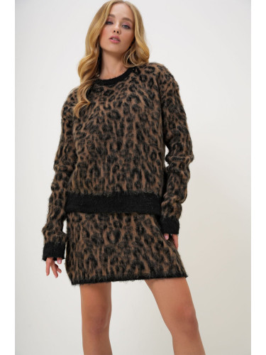 Trend Alaçatı Stili Women's Brown Crew Neck Leopard Print Soft Sweater and Skirt Suit