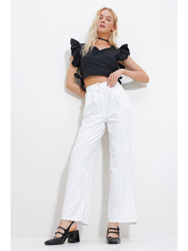 Trend Alaçatı Stili Women's White Striped Double Pocket Palazzo Knitted Trousers