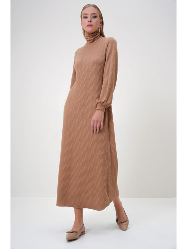 Trend Alaçatı Stili Women's Beige Turtleneck Burgundy Fabric Long Dress