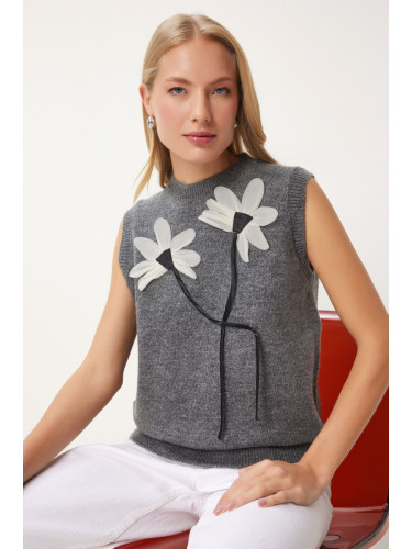 Happiness İstanbul Women's Anthracite Flower Detailed Knit Sweater