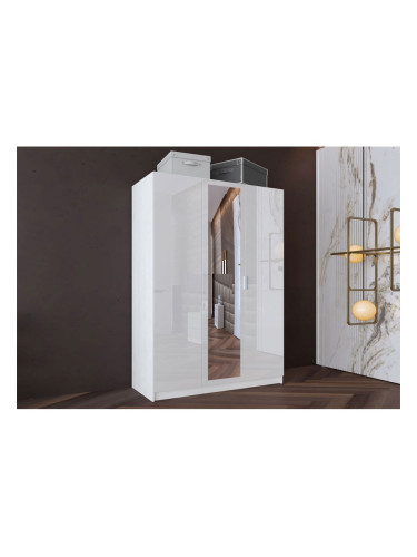 Трикрилен гардероб модел 1026, с огледало