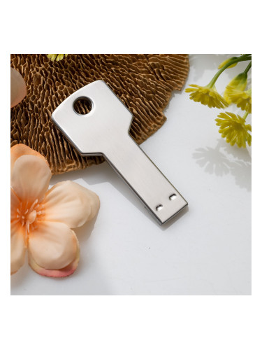 USB флашка под формата на ключ - 32GB