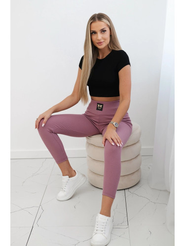 Ribbed leggings with a high waist in dark pink color