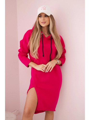 Dress with a hood and a fuchsia-colored side slit