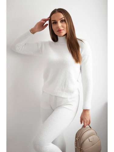 Two-piece ecred set of alpaca sweaters