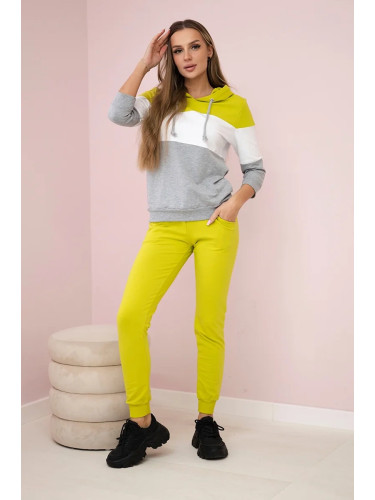 Set with colorful kiwi+white stripes