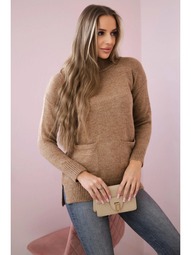 Sweater with stand-up collar camel