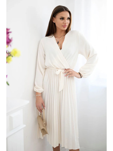 Kesi Włoski Dress tied with a pleated hem beige
