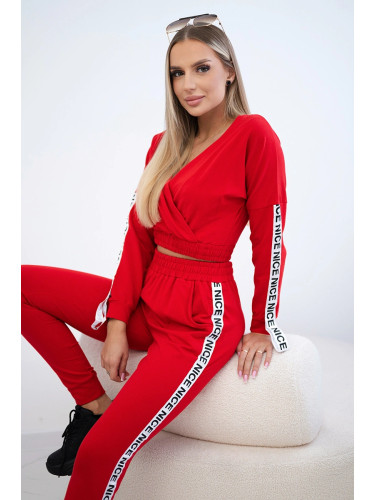 Set with decorative stripes red