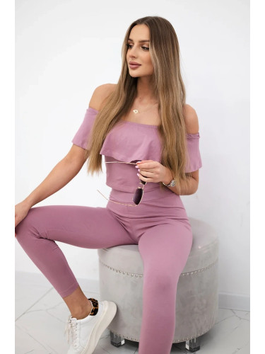 Set with a frills in dark pink color