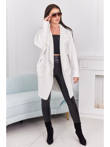 Cape with ecru pockets