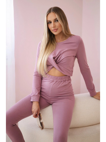 Set with frills on a dark pink blouse