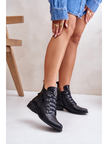 Low insulated ankle boots with zipper with black decoration Nevalia