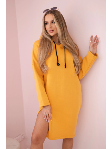 Dress with a hood and a side slit peach