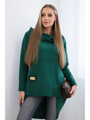 Sweatshirt with a long back and a green hood