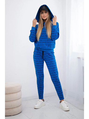 Set with purple blue print