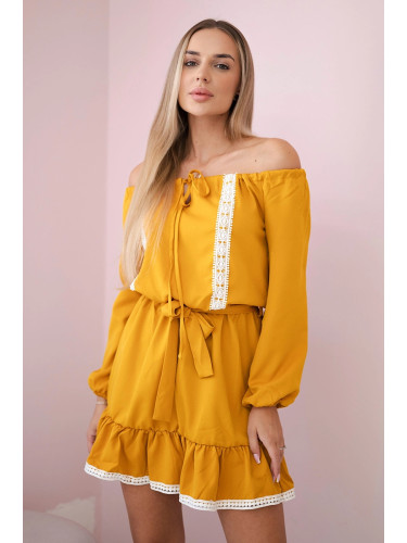 Shoulder dress and lace mustard
