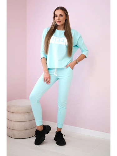 Set with Queen mint print