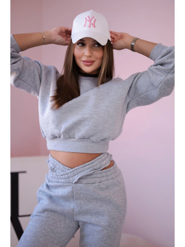 Insulated set with a short sweatshirt in gray color