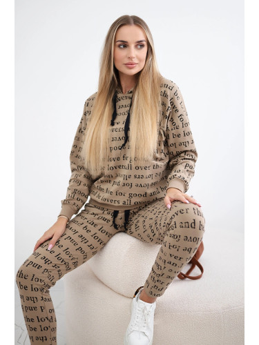 Set with a camel print