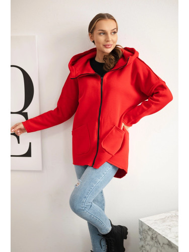 Insulated sweatshirt with a longer back and red pockets
