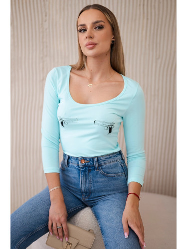 Nude blouse with a pistol print mint