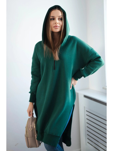 Insulated sweatshirt with slits on the sides in dark green color
