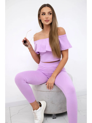 Set with a ruffle in purple color