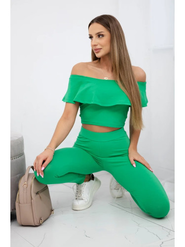 Set with green ruffle