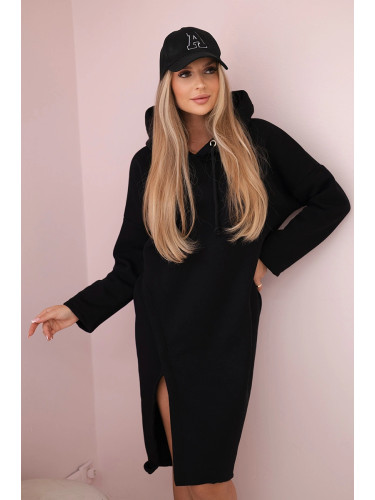Dress with a hood and a slit on the side black