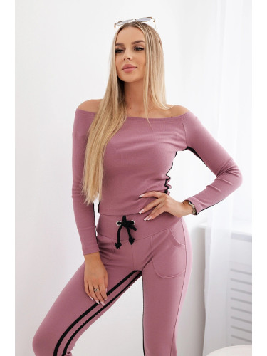Set with double stripe in dark pink color