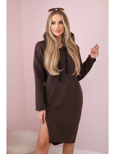 Dress with a hood and a slit on the side brown