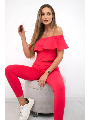 Set with ruffle raspberry