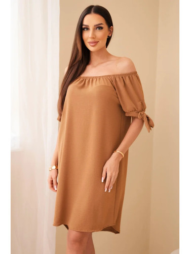 Dress with tie on the sleeves camel